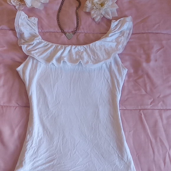 White Ruffle Neckline Top - Picture 11 of 13